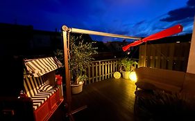 Apartment Napoleon, Nähe Zentrum, 2 Schlafzimmer, großer Balkon, free Wifi ,Parken